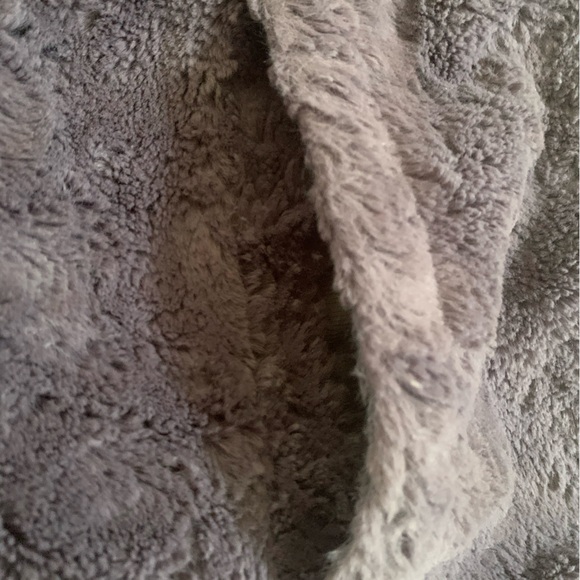 The North Face Women's Plush Gray Vest Reversible - Picture 6 of 9